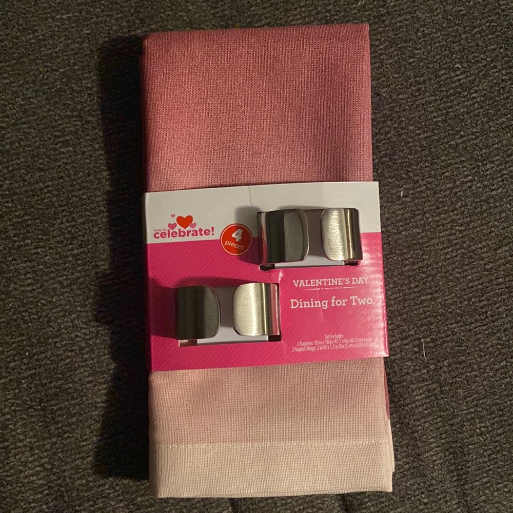 Napkin and napkin ring 2pc set